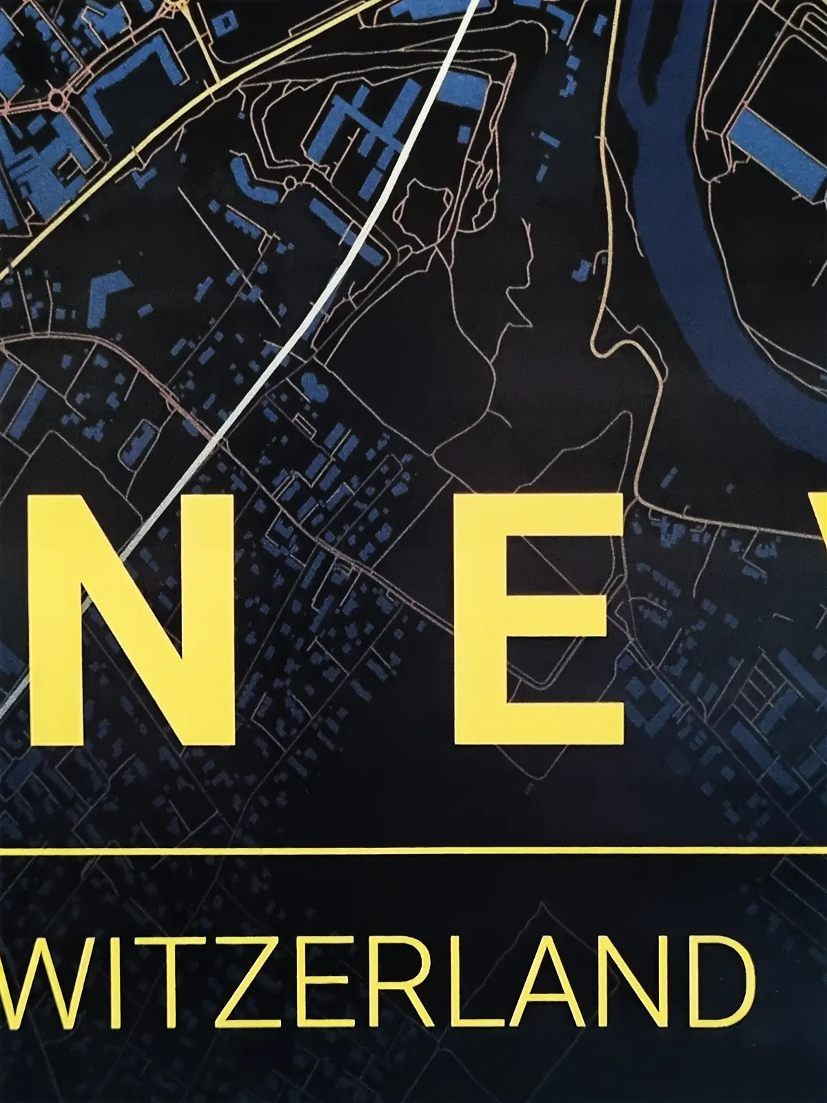 Poster en intérieur 1 – Format : Vertical 80x120 cm - Support : Papier couché blanc mat 150g - Impression : Quadri recto couleurs